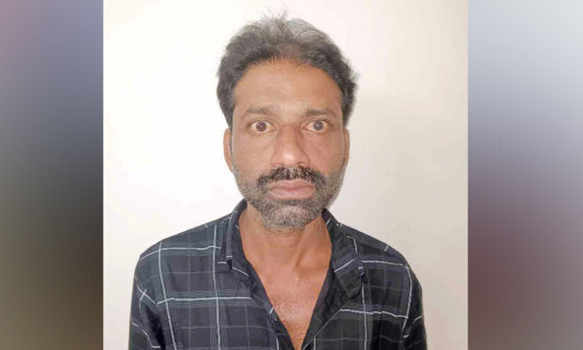 ആസിഡ് ഒഴിച്ച് കൊല്ലാൻ ശ്രമിച്ച പ്രതി അറസ്റ്റിൽ ആസിഡ് ഒഴിച്ച് കൊല്ലാൻ ശ്രമിച്ച പ്രതി അറസ്റ്റിൽ