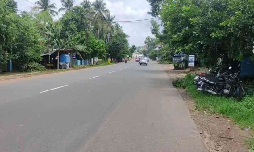 വിസ്മയമാണ് ഈ പാത...നി​ർ​മാ​ണ വൈ​ദ​ഗ്ധ്യ​ത്തി​ന്റെ മി​ക​ച്ച ഉ​ദാ​ഹ​ര​ണ​മാ​യ പാ​ല​ക്കാ​ട്-കു​ള​പ്പു​ള്ളി റോ​ഡ് ര​ണ്ട് പ​തി​റ്റാ​ണ്ടോ​ട​ടു​ക്കു​ന്നു
