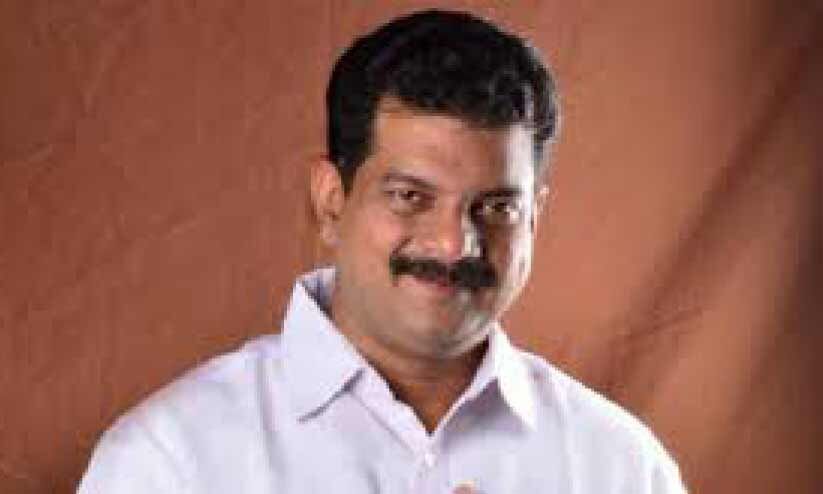 അൻവറിനെ തള്ളാതെ മുസ്ലിം ലീഗ് അൻവറിനെ തള്ളാതെ മുസ്ലിം ലീഗ്