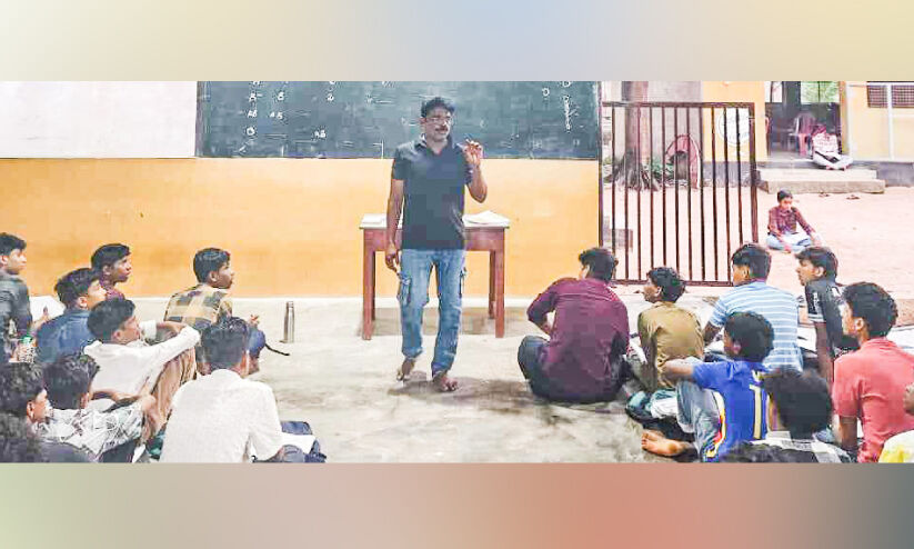 ഉണ്ണികൃഷ്ണന്‍ വെറുമൊരു അധ്യാപകനല്ല