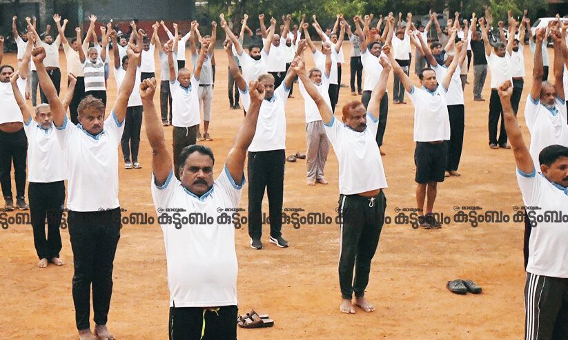 20 മിനിറ്റ് വ്യായാമത്തിലൂടെ വയോധികർക്ക് യൗവനം തിരികെ നൽകിയ കൂട്ടായ്മയെക്കുറിച്ചറിയാം 20 മിനിറ്റ് വ്യായാമത്തിലൂടെ വയോധികർക്ക് യൗവനം തിരികെ നൽകിയ കൂട്ടായ്മയെക്കുറിച്ചറിയാം