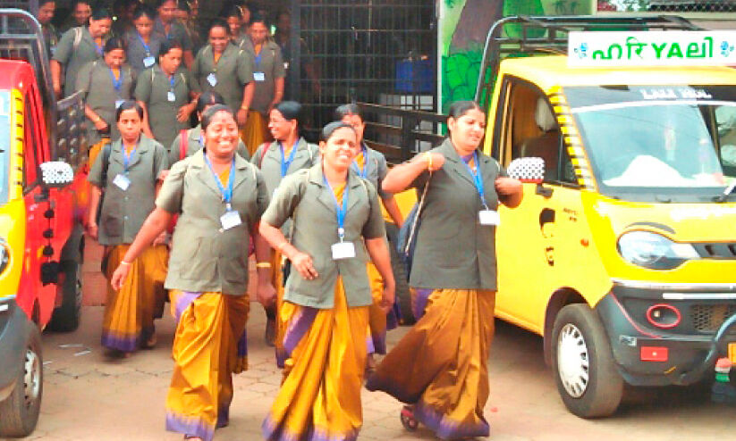 മാലിന്യ നിർമാർജനത്തിലെ പെൺകരുത്തായി ‘ഹരിയാലി’