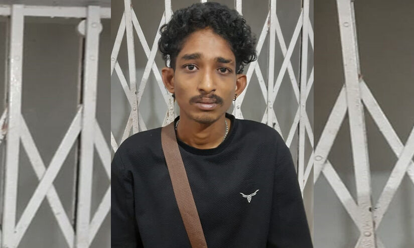 ബൈക്കിൽ വന്ന് പെൺകുട്ടിക്ക് നേരെ നഗ്നത കാണിച്ചു; യുവാവ് അറസ്റ്റിൽ ബൈക്കിൽ വന്ന് പെൺകുട്ടിക്ക് നേരെ നഗ്നത കാണിച്ചു; യുവാവ് അറസ്റ്റിൽ