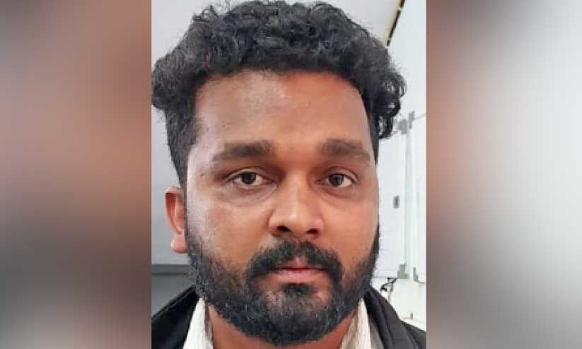 സൗജന്യ വീട് വാഗ്ദാനം; ലക്ഷങ്ങളുമായി മുങ്ങിയയാൾ പിടിയിൽ സൗജന്യ വീട് വാഗ്ദാനം; ലക്ഷങ്ങളുമായി മുങ്ങിയയാൾ പിടിയിൽ