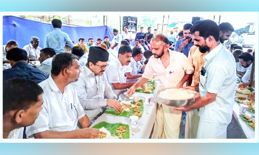 മ​ല​പ്പു​റ​മേ നി​ന്നെ മാ​ന​വി​ക​ത എ​ന്ന് വി​ളി​ച്ചോ​ട്ടെ...