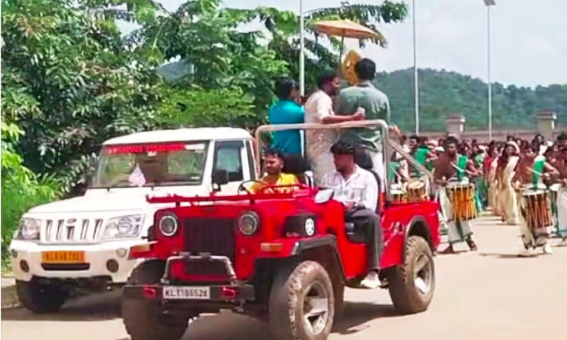 മെഡിക്കൽ കോളേജിൽ എം.​ബി.​ബി.​എ​സ് വി​ദ്യാ​ർ​ഥി​ക​ളു​ടെ ആഘോഷം അതിരുവിട്ടു; വ​ല​ഞ്ഞ്​ രോ​ഗി​ക​ൾ