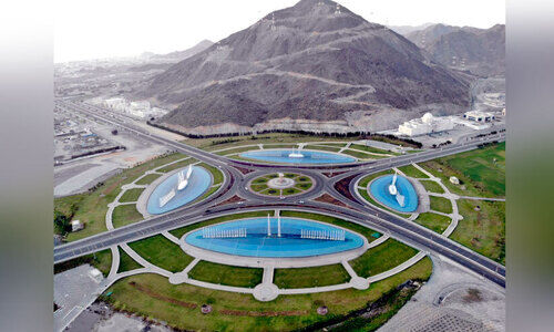 ചരിത്രം തിരതല്ലുന്ന ഖോർഫക്കാനിലെ അടയാള പാറകൾ... ചരിത്രം തിരതല്ലുന്ന ഖോർഫക്കാനിലെ അടയാള പാറകൾ...