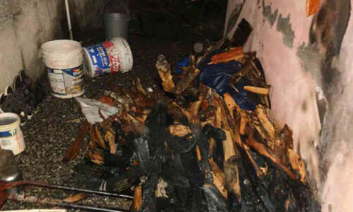 അമ്മ താമസിക്കുന്ന വീട് മകന് കത്തിച്ചു അമ്മ താമസിക്കുന്ന വീട് മകന് കത്തിച്ചു