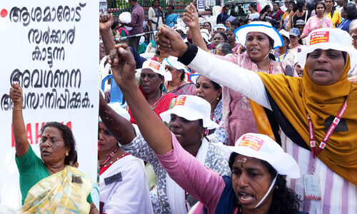 അ​വ​രെ ​പൊ​രി​വെ​യി​ലി​ൽ നി​ർ​ത്തി​യി​ട്ട് എ​ന്തു വ​നി​ത​ദി​നം?