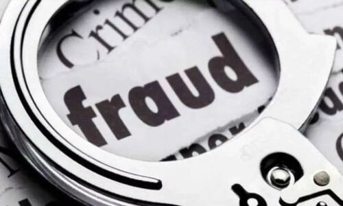 കടയുടമയെ കബളിപ്പിച്ച്​ ലക്ഷങ്ങൾ വിലയുള്ള ഫോണുകൾ കടത്തി