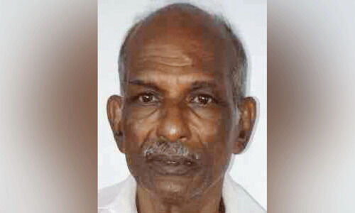 പുകയില ഉല്‍പ്പന്നങ്ങളും 3.46 ലക്ഷവും പിടികൂടി