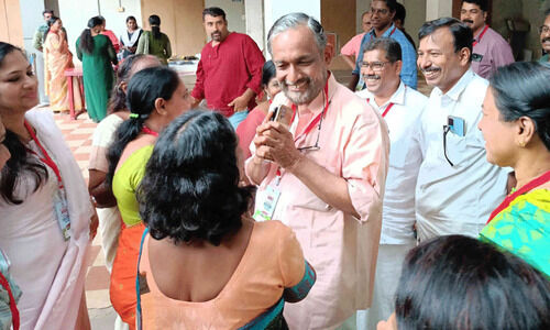 രാഹുലിന്റെ വഞ്ചന വയനാട് തിരിച്ചറിയും -സത്യൻ മൊകേരി രാഹുലിന്റെ വഞ്ചന വയനാട് തിരിച്ചറിയും -സത്യൻ മൊകേരി