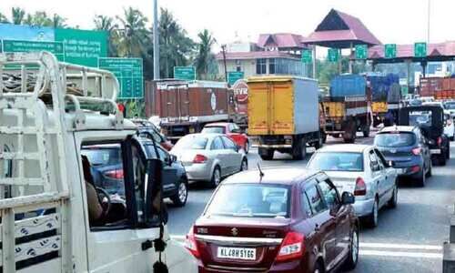 നിർമാണച്ചെലവ് 723 കോടി; പാലിയേക്കരയിൽ ടോൾ ലഭിച്ചത് 1700 കോടി, എന്ന് അവസാനിക്കും പിരിവ്..! നിർമാണച്ചെലവ് 723 കോടി; പാലിയേക്കരയിൽ ടോൾ ലഭിച്ചത് 1700 കോടി, എന്ന് അവസാനിക്കും പിരിവ്..!