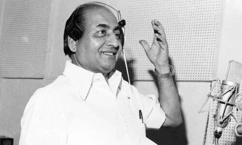 അഭി ന ജാവോ ഛോഡ് കർ കേ ​ദി​ൽ അ​ഭി ഭ​ര ന​ഹി