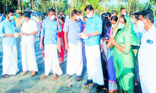 തിക്കോടി ബീച്ച് ദുരന്തം; 93 ലക്ഷത്തിന്റെ വികസന പദ്ധതികൾ എങ്ങുമെത്തിയില്ല തിക്കോടി ബീച്ച് ദുരന്തം; 93 ലക്ഷത്തിന്റെ വികസന പദ്ധതികൾ എങ്ങുമെത്തിയില്ല