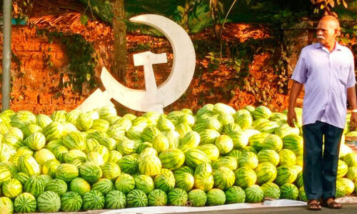 സ​ഖാ​ക്ക​ളോ​ട്​ സ്​​നേ​ഹ​പൂ​ർ​വം