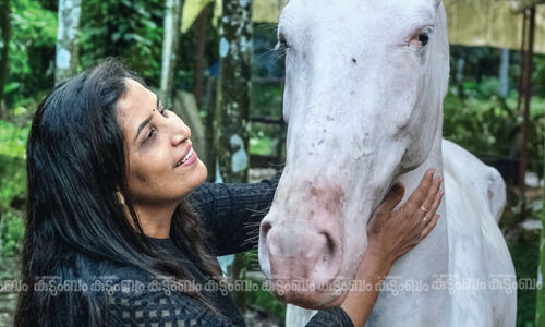 അകാലത്തിൽ വിടപറഞ്ഞ പ്രിയതമന്‍റെ കൃഷി ഏറ്റെടുത്ത് ഇന്ന് തെന്നിന്ത്യയിലെ മികച്ച വനിത കർഷകരി​ലൊരാളായ സ്വപ്നയുടെ സ്വപ്നതുല്യ ജീവിതം