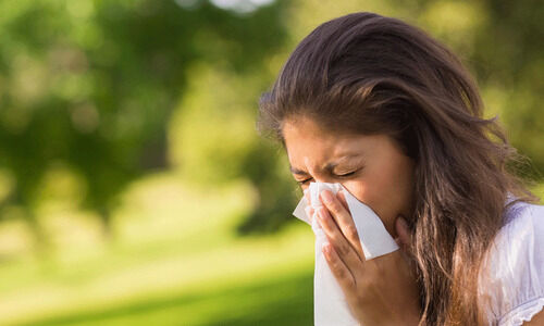 തണുപ്പുകാലമാണ് ശ്രദ്ധിക്കുക, അലർജിയെ നേരിടാൻ ഇതാ ചില വഴികൾ