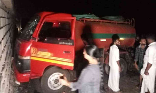 ഉ​റ​ക്ക​മൊ​ഴി​ച്ച് നാ​ട്ടു​കാ​ർ കാ​ത്തി​രു​ന്നു; കാ​ക്ക​ഞ്ചേ​രി​യി​ൽ ക​ക്കൂ​സ് മാ​ലി​ന്യം ത​ള്ളാ​നെ​ത്തി​യ വാ​ഹ​നം പി​ടി​യി​ൽ