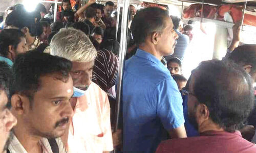 പെരുമ്പളം ദ്വീപിൽ യാത്രാക്ലേശം രൂക്ഷം