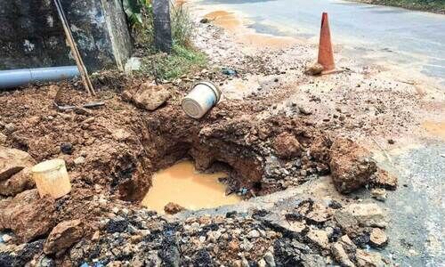 പണിതിട്ടും പണിതിട്ടും അറ്റകുറ്റപ്പണി തീരാതെ കുടിവെള്ള പദ്ധതി പണിതിട്ടും പണിതിട്ടും അറ്റകുറ്റപ്പണി തീരാതെ കുടിവെള്ള പദ്ധതി
