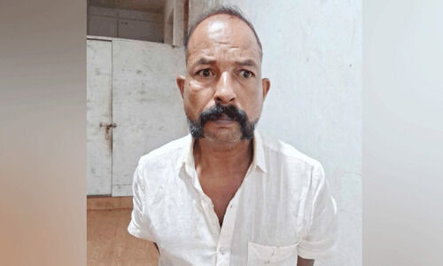 പണംനൽകാൻ വിസമ്മതിച്ച ഭാര്യയെ കാറിടിച്ച് കൊലപ്പെടുത്താൻ ശ്രമം; ഭർത്താവ് അറസ്റ്റിൽ പണംനൽകാൻ വിസമ്മതിച്ച ഭാര്യയെ കാറിടിച്ച് കൊലപ്പെടുത്താൻ ശ്രമം; ഭർത്താവ് അറസ്റ്റിൽ