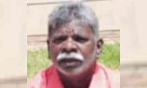 വാർപ്പിന്റെ താങ്ങ് നീക്കുന്നതിനിടെ സ്ലാബ് തകർന്ന് തൊഴിലാളി മരിച്ചു