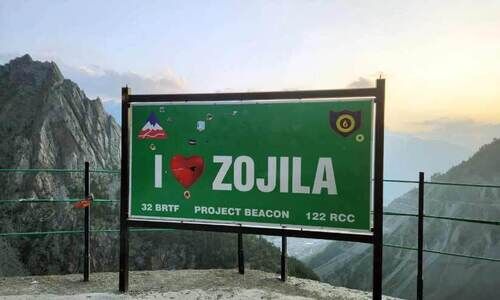 യാബ്ഗോ രാജാവിനെ കണ്ട് സൈനിക ക്യാമ്പിലൂടെ മടക്കം യാബ്ഗോ രാജാവിനെ കണ്ട് സൈനിക ക്യാമ്പിലൂടെ മടക്കം