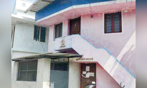 ഈ വായനശാലയിലൂടെ വായന മാത്രമല്ല, നാടും വികസിക്കുന്നു