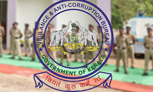 വി​ജി​ല​ൻ​സ് അ​ന്വേ​ഷ​ണം നേ​രി​ടു​ന്ന മൂ​ന്ന് നേ​താ​ക്ക​ൾ​ക്കെ​തി​രെ ജോ​യന്റ് കൗ​ൺ​സി​ൽ ന​ട​പ​ടി