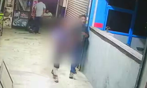 താമരശ്ശേരിയിൽനിന്നും കാണാതായ 13കാരിയെ ബംഗളൂരുവിൽ യുവാവിനൊപ്പം കണ്ടെത്തി