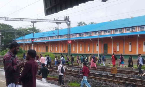 നീലേശ്വരം സ്റ്റേഷന്റെ വടക്കുഭാഗത്ത് അടിപ്പാത ആവശ്യം ശക്തം നീലേശ്വരം സ്റ്റേഷന്റെ വടക്കുഭാഗത്ത് അടിപ്പാത ആവശ്യം ശക്തം