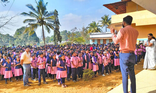 അ​വ​ർ പ​റ​ഞ്ഞു: ഇ​നി മാ​ലി​ന്യം വ​ലി​ച്ചെ​റി​യി​ല്ല
