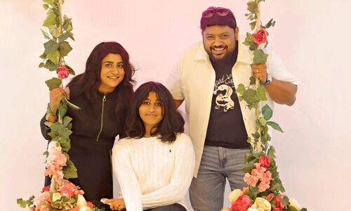 ചി​ങ്ങ​ത്തി​ലൊ​രു ‘മി​ഥു​നം’