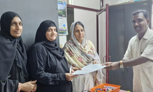 നോമ്പ് തുറ തിരിച്ചുനൽകി, വിനീതയുടെ വീട് നോമ്പ് തുറ തിരിച്ചുനൽകി, വിനീതയുടെ വീട്