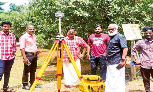 കോങ്ങാട്ട് ദേവസ്വം പറമ്പിൽ അത്യാധുനിക സ്റ്റേഡിയം സർവേ പൂർത്തിയായി കോങ്ങാട്ട് ദേവസ്വം പറമ്പിൽ അത്യാധുനിക സ്റ്റേഡിയം സർവേ പൂർത്തിയായി