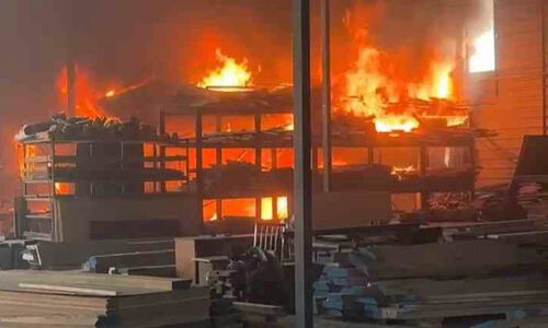 ചു​ങ്ക​ത്തെ ഫ​ർ​ണി​ച്ച​ർ ഫാ​ക്ട​റി​യി​ൽ വ​ൻ അ​ഗ്നി​ബാ​ധ