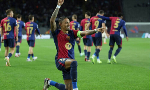 ഹാ​ട്രി​ക് റാ​ഫി​ഞ്ഞ; ഡ​ബി​ൾ ഹാ​ല​ണ്ട്