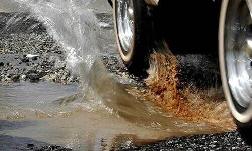 സംസ്ഥാന പാതയിലെ യാത്രാദുരിതം: ബസ് തൊഴിലാളികള് സൂചന പണിമുടക്കിന് സംസ്ഥാന പാതയിലെ യാത്രാദുരിതം: ബസ് തൊഴിലാളികള് സൂചന പണിമുടക്കിന്