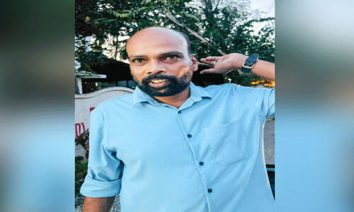 പെരുമ്പടപ്പില് വന് ലഹരിവേട്ട; 20,000 നിരോധിത പാക്കറ്റ് പുകയില ഉൽപന്നങ്ങൾ പിടികൂടി പെരുമ്പടപ്പില് വന് ലഹരിവേട്ട; 20,000 നിരോധിത പാക്കറ്റ് പുകയില ഉൽപന്നങ്ങൾ പിടികൂടി