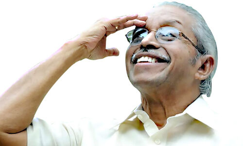 ഓർമകളെ കൈവള ചാർത്തി വരൂ.....