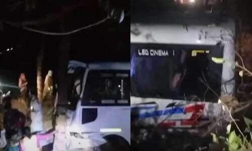 അംഗനവാടി കുട്ടികളുടെ വിനോദയാത്ര ബസ് മറിഞ്ഞ് നിരവധി പേർക്ക് പരിക്ക് അംഗനവാടി കുട്ടികളുടെ വിനോദയാത്ര ബസ് മറിഞ്ഞ് നിരവധി പേർക്ക് പരിക്ക്