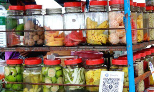 ഉപ്പിലിട്ടതടക്കമുള്ള ഭക്ഷ്യവസ്തുക്കളുടെ അനധികൃത വിൽപനക്ക് വിലക്ക് ഉപ്പിലിട്ടതടക്കമുള്ള ഭക്ഷ്യവസ്തുക്കളുടെ അനധികൃത വിൽപനക്ക് വിലക്ക്