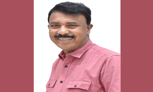 കലയെ ചേർത്തുപിടിച്ച കുഞ്ഞി നീലേശ്വരം കലയെ ചേർത്തുപിടിച്ച കുഞ്ഞി നീലേശ്വരം