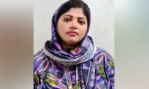 ജ്വ​ല്ല​റി​യി​ൽ​നി​ന്ന് സ്വ​ർ​ണ​മാ​ല ക​വ​ർ​ന്ന യു​വ​തി പി​ടി​യി​ൽ