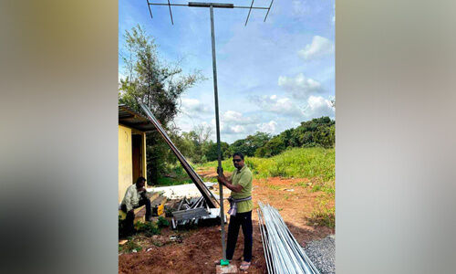 തിരുവിഴാംകുന്ന് കന്നുകാലി ഫാമിലെ കാട്ടാന ശല്യം; വൈദ്യുതി തൂക്കുവേലി നിർമാണം തുടങ്ങി തിരുവിഴാംകുന്ന് കന്നുകാലി ഫാമിലെ കാട്ടാന ശല്യം; വൈദ്യുതി തൂക്കുവേലി നിർമാണം തുടങ്ങി