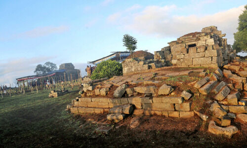 കൊ​ടും കാ​ട്ടി​ലെ ക​ണ്ണ​കി   ക്ഷേ​ത്രം