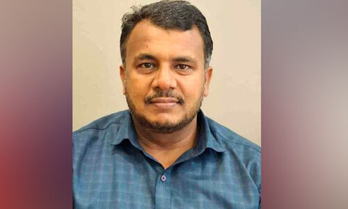 അറബി സാഹിത്യത്തിൽ മികവ് തെളിയിച്ച് നാസർ മാസ്റ്റർ അറബി സാഹിത്യത്തിൽ മികവ് തെളിയിച്ച് നാസർ മാസ്റ്റർ