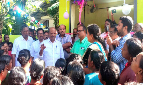 ഓണക്കാലത്ത് ആഭ്യന്തര വിപണിയിൽ 10 കോടിയുടെ കശുവണ്ടി വിൽപന ലക്ഷ്യം ഓണക്കാലത്ത് ആഭ്യന്തര വിപണിയിൽ 10 കോടിയുടെ കശുവണ്ടി വിൽപന ലക്ഷ്യം