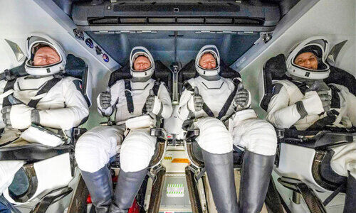 മാ​ന​ത്തു​നി​ന്ന​വ​ർ വ​ന്ന​പ്പോ​ൾ